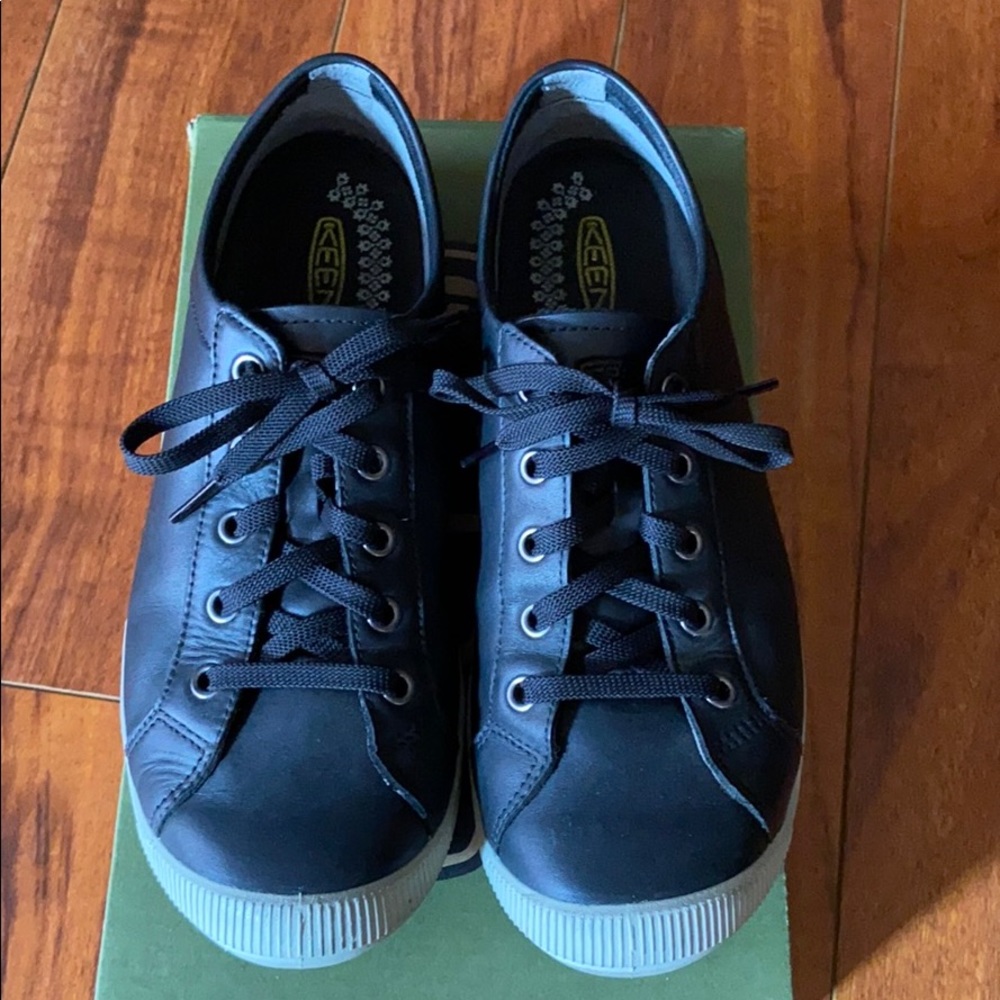 KEEN Lorelei Sneakers in Black